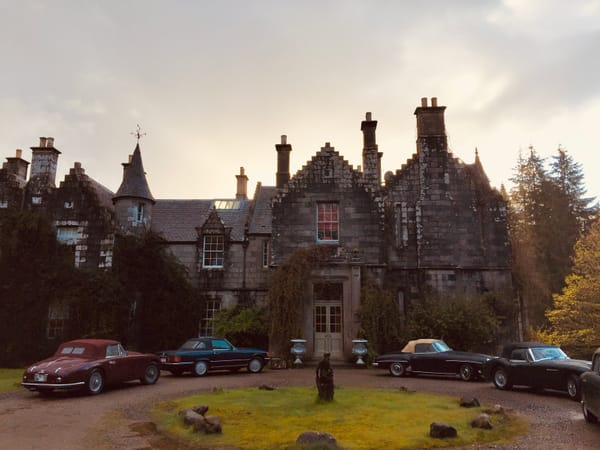 Travel Research: A Collection of Castle Hotels and Lodges in the Highlands